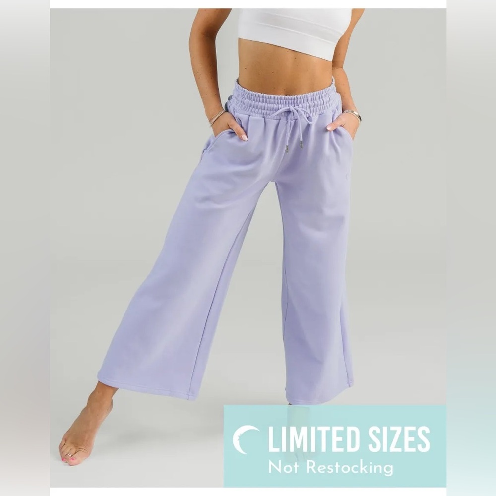 NWOT Zyia Light Twilight Retreat Wide Leg Joggers 26"